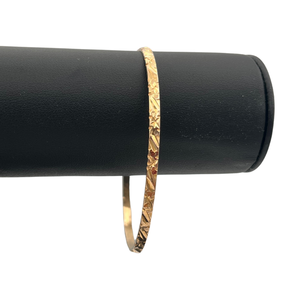 Vintage 18k solid gold Bangle with hand engraved motif - 1